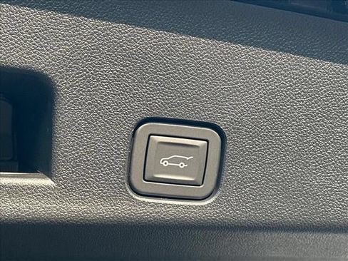 New 2026 GMC Acadia Elevation w/ Elevation Premium Package FWD image 12