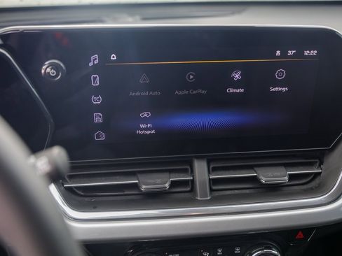 Used 2024 Chevrolet Trax LT w/ Driver Confidence Package image 19