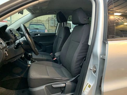 Used 2013 Volkswagen Tiguan S FWD image 12