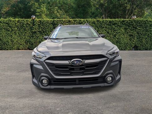 Used 2025 Subaru Outback Premium image 9