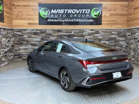 Used 2024 Hyundai Elantra SEL w/ Convenience Package FWD image 7