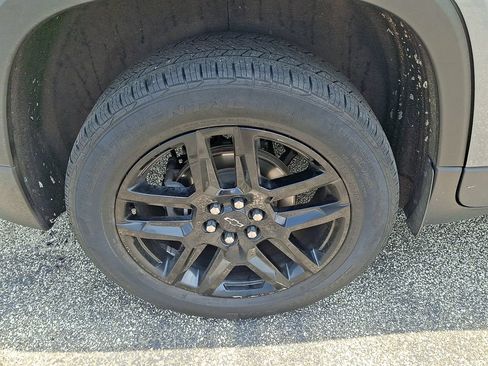 Used 2021 Chevrolet Traverse LS FWD image 7