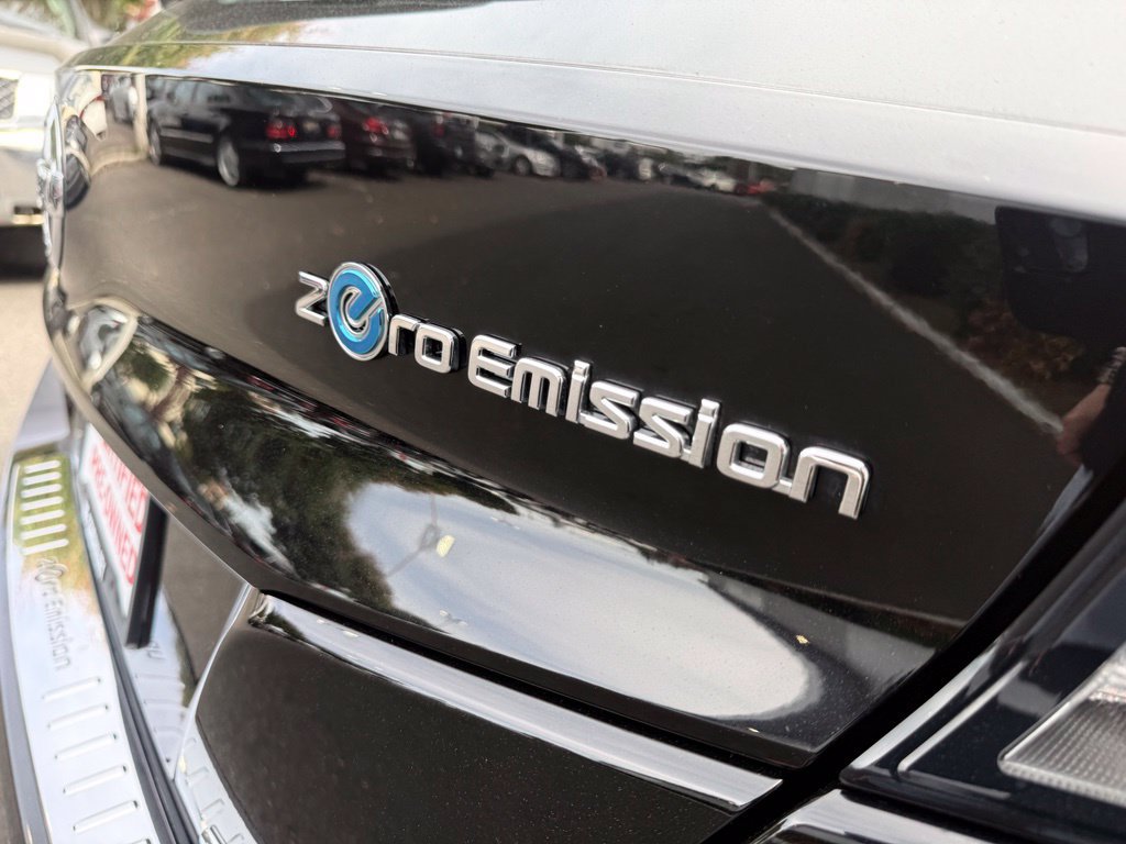 Used 2020 Nissan Leaf SV w/ Protection Package FWD image 7