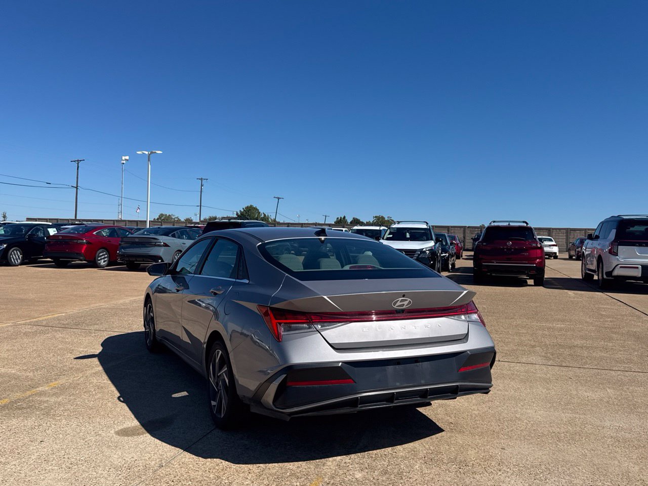Used 2025 Hyundai Elantra SEL FWD image 19