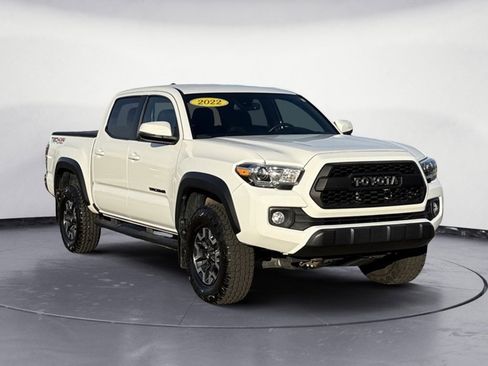 Used 2022 Toyota Tacoma TRD Off-Road image 10