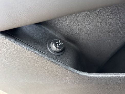 Certified 2025 Cadillac XT5 Luxury w/ LPO, Floor Liner Package image 31