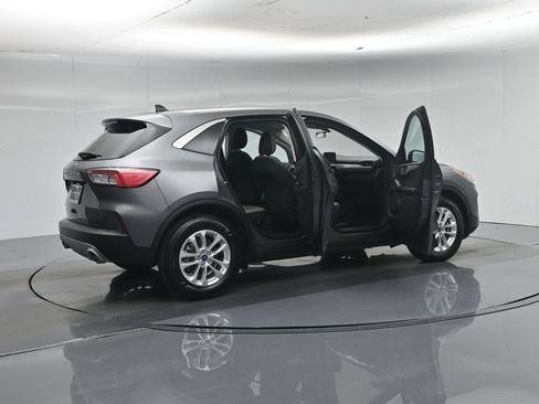 Used 2022 Ford Escape SE FWD image 6