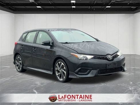 Used 2018 Toyota Corolla iM image 7