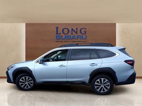 Used 2024 Subaru Outback Premium image 12