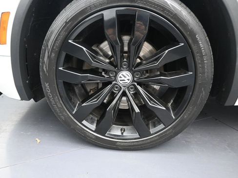 Used 2020 Volkswagen Tiguan SE R-Line image 12