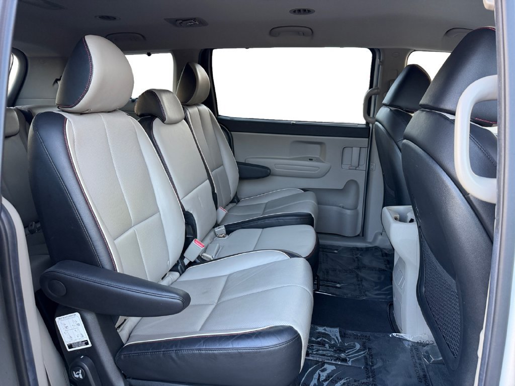 Used 2021 Kia Sedona EX FWD image 20