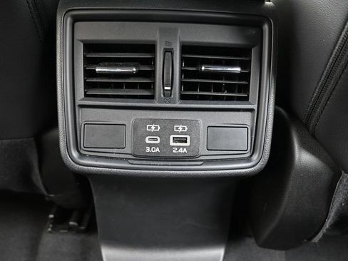 Certified 2025 Subaru Forester Premium AWD/4WD image 17