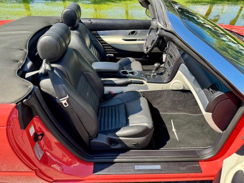 Used 2003 Ford Thunderbird image 39