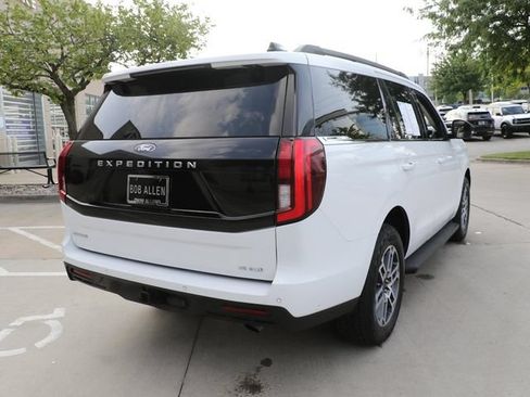 Used 2025 Ford Expedition Active AWD/4WD image 6