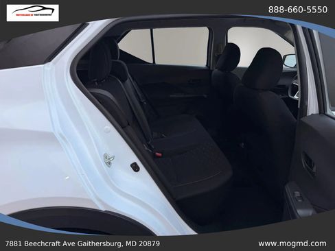 Used 2022 Nissan Kicks S image 22