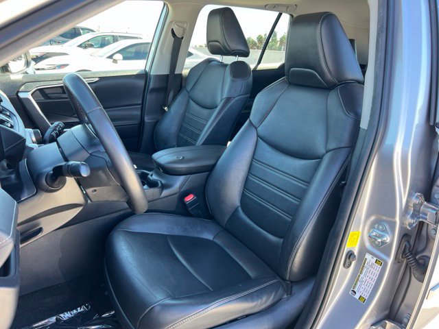 Used 2021 Toyota RAV4 XLE Premium w/ Carpet Mat Package (TMS) FWD image 14