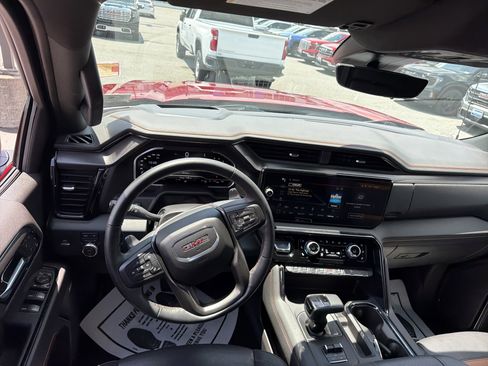 Used 2024 GMC Sierra 1500 AT4 w/ Technology Package AWD/4WD image 15