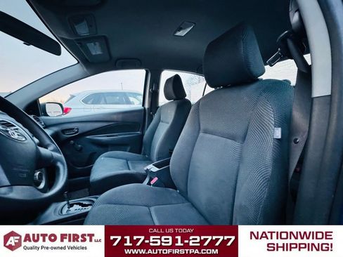 Used 2010 Toyota Yaris Sedan image 8