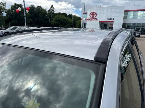 Used 2025 Toyota RAV4 XLE AWD/4WD image 43