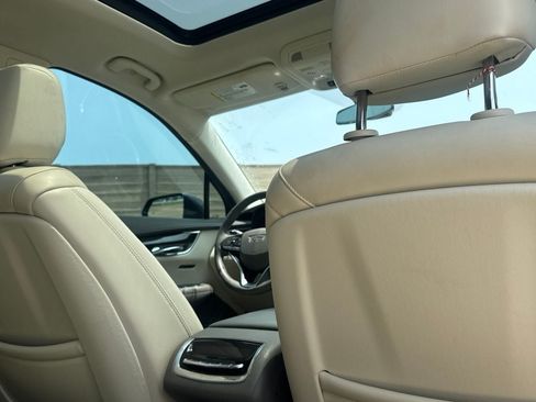 Used 2020 Cadillac XT6 Premium Luxury FWD image 31
