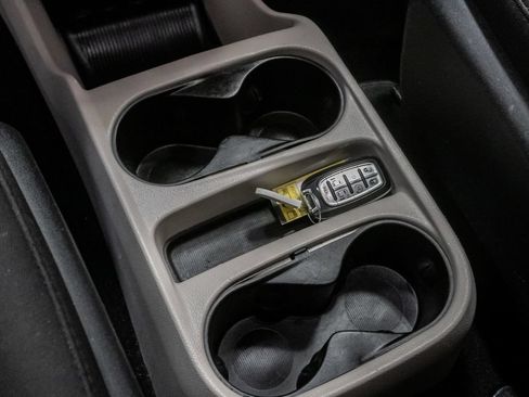 Certified 2022 Chrysler Voyager LX FWD image 20