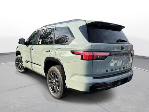 Used 2024 Toyota Sequoia Platinum image 8