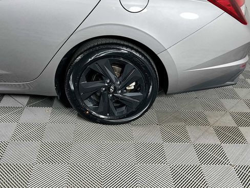 Certified 2023 Hyundai Elantra SEL w/ Preferred Accessory Package image 29