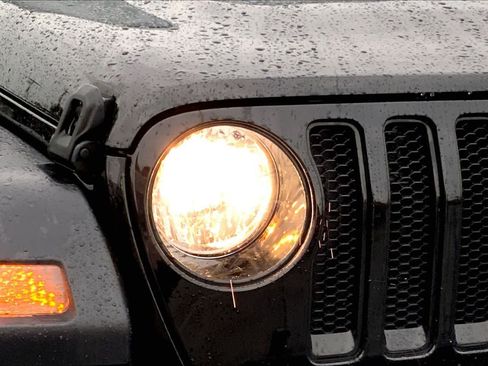 Used 2023 Jeep Wrangler Unlimited Sport AWD/4WD image 24