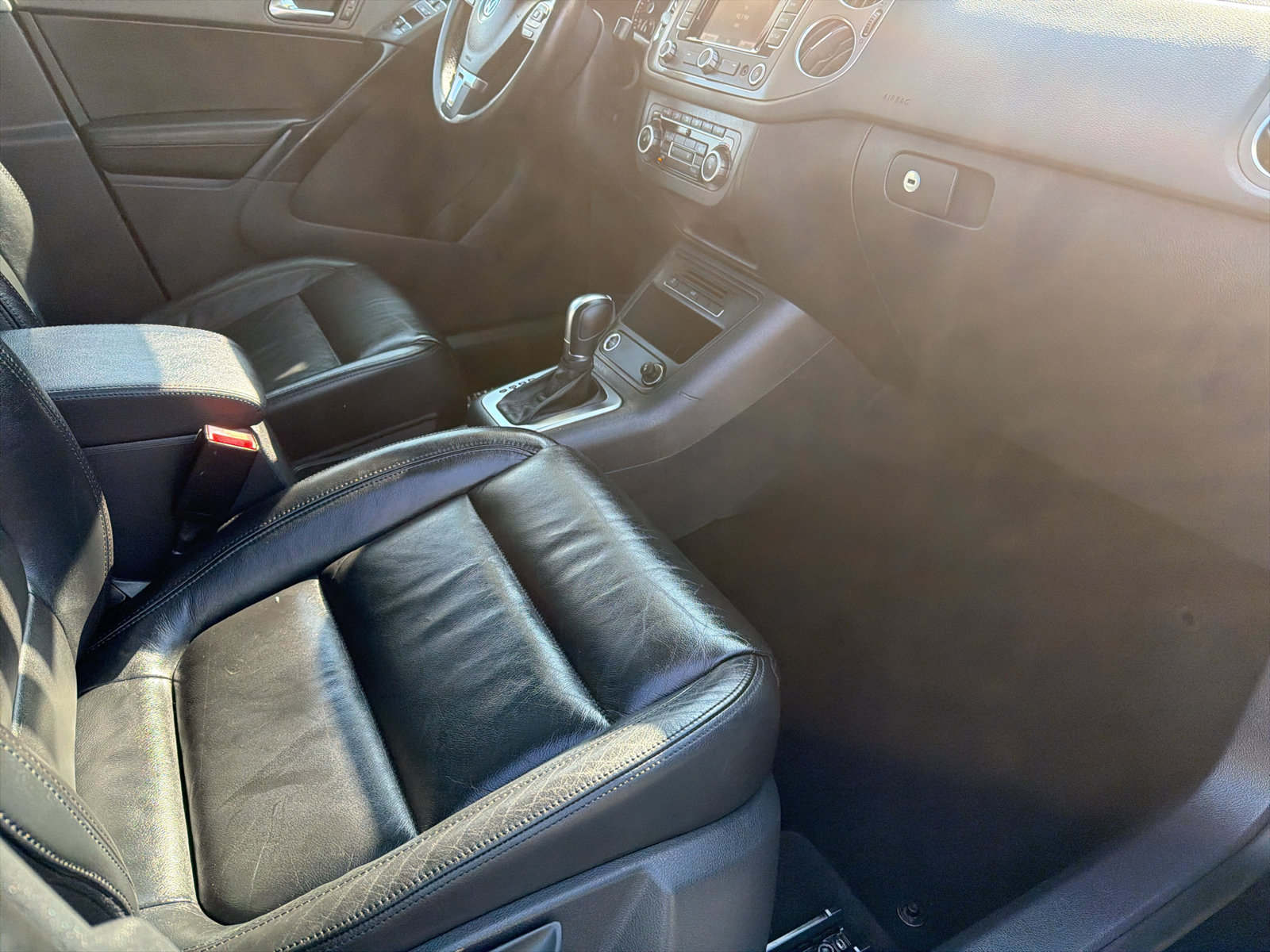 Used 2011 Volkswagen Tiguan SEL AWD/4WD image 18