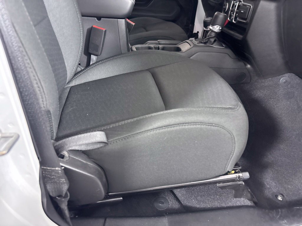 Used 2019 Jeep Wrangler Unlimited Sahara AWD/4WD image 5