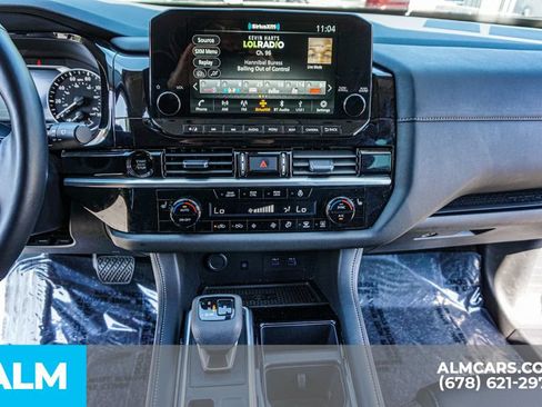 Used 2025 Nissan Pathfinder SL w/ Black Appearance Package FWD image 40