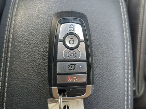 Used 2020 Ford Escape Titanium image 25