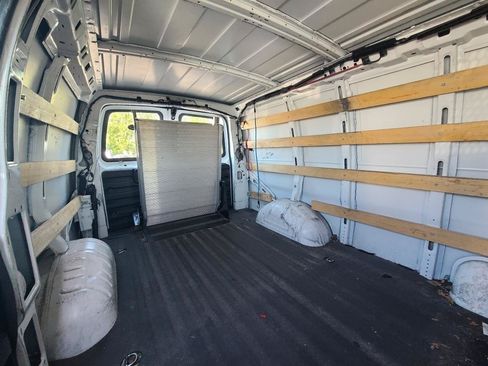 Used 2020 Chevrolet Express 2500 w/ Driver Convenience Package RWD image 5
