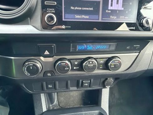 Used 2022 Toyota Tacoma SR AWD/4WD image 17