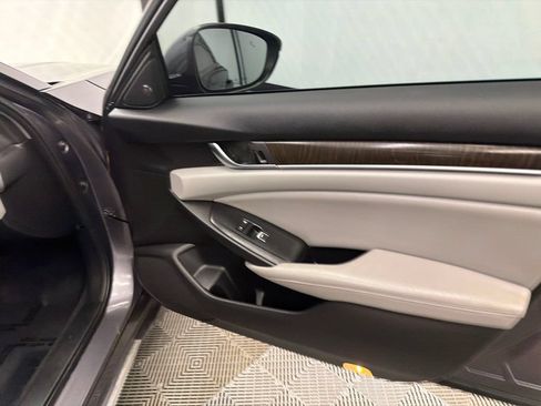 Used 2018 Honda Accord EX-L image 16