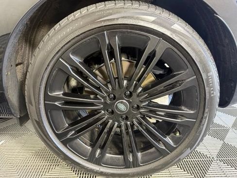 Used 2023 Land Rover Range Rover Long Wheelbase SE AWD/4WD image 13