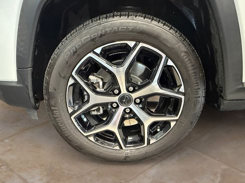 Used 2025 Jeep Compass Limited AWD/4WD image 29