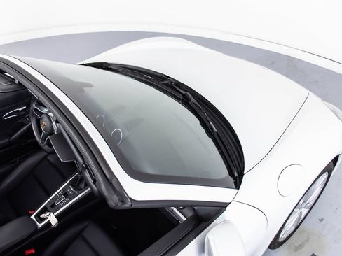 Used 2024 Porsche 718 Boxster S RWD image 19