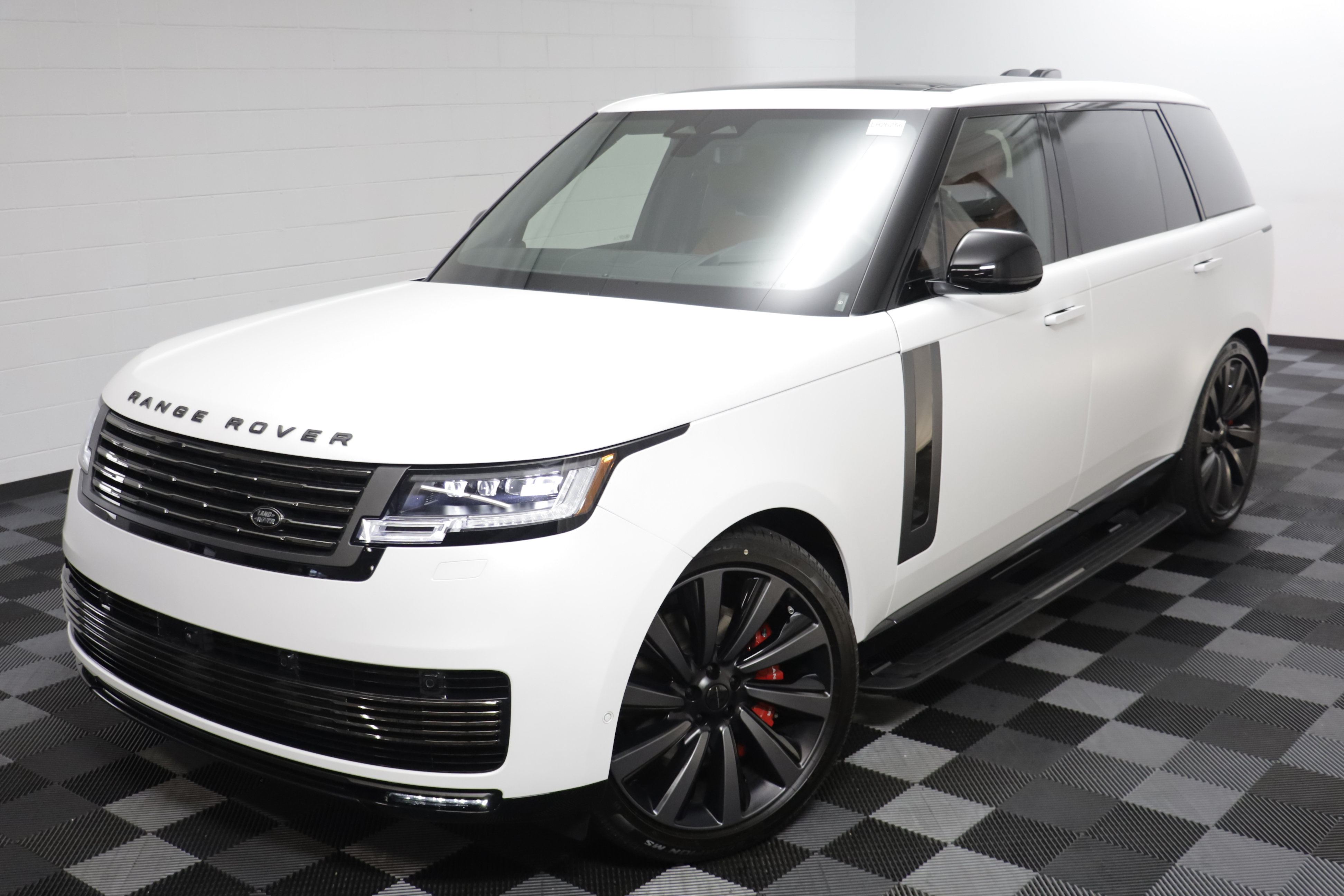 New 2026 Land Rover Range Rover SV AWD/4WD image 2