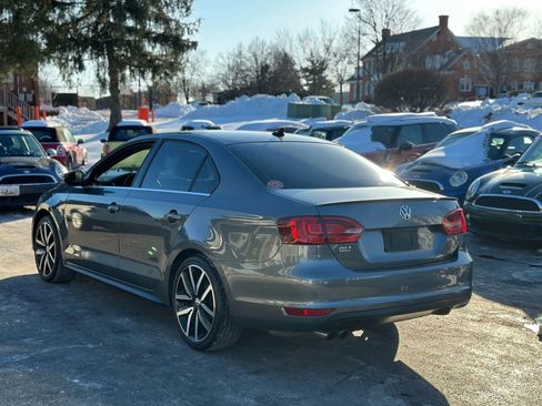 Used 2012 Volkswagen Jetta GLI image 9