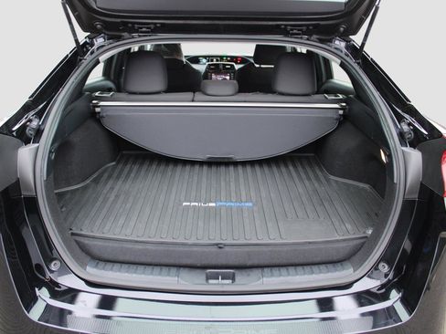 Used 2021 Toyota Prius Prime LE image 28