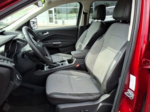 Used 2017 Ford Escape SE w/ SE Sport Appearance Package AWD/4WD image 15