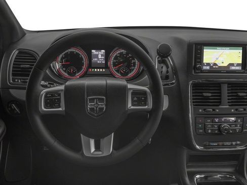 Used 2018 Dodge Grand Caravan GT FWD image 11