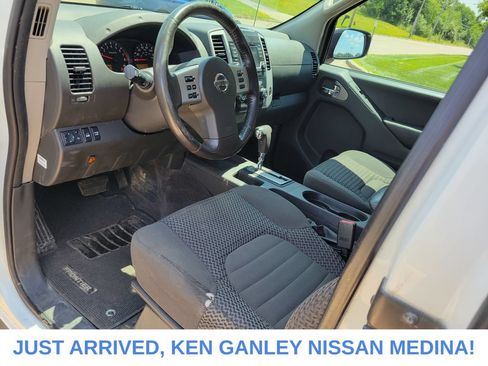 Used 2018 Nissan Frontier SV w/ Value Truck Package AWD/4WD image 10