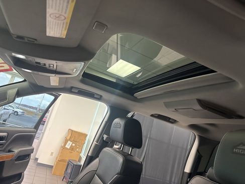 Used 2018 Chevrolet Silverado 2500 High Country w/ Duramax Plus Package image 18