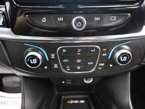 Used 2023 Chevrolet Traverse LT w/ LT Premium Package AWD/4WD image 22