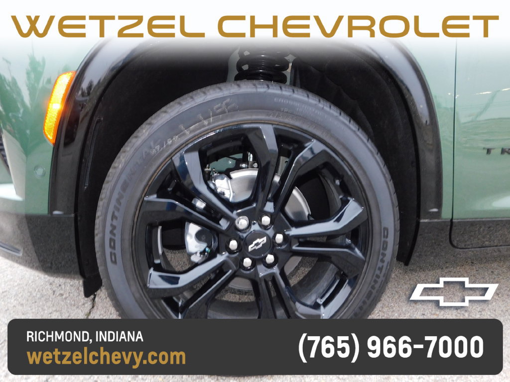New 2027 Chevrolet Traverse RS w/ LPO, Floor Liner Package FWD image 10