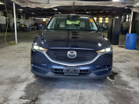 Used 2021 MAZDA CX-5 Touring FWD image 2