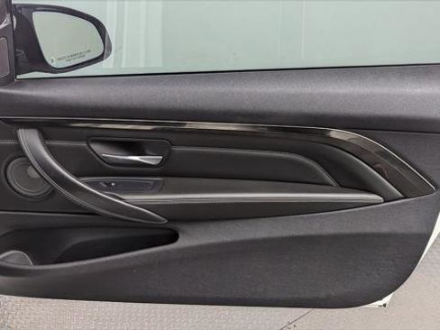 Used 2015 BMW M4 Convertible image 17