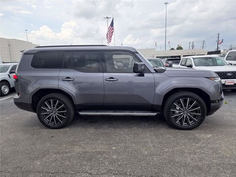 Used 2025 Lexus GX 550 w/ Accessory Package (2T) AWD/4WD image 4